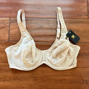NWT Wacoal Stark Beauty Underwire Bra 855225 Lace - Cream 36D
